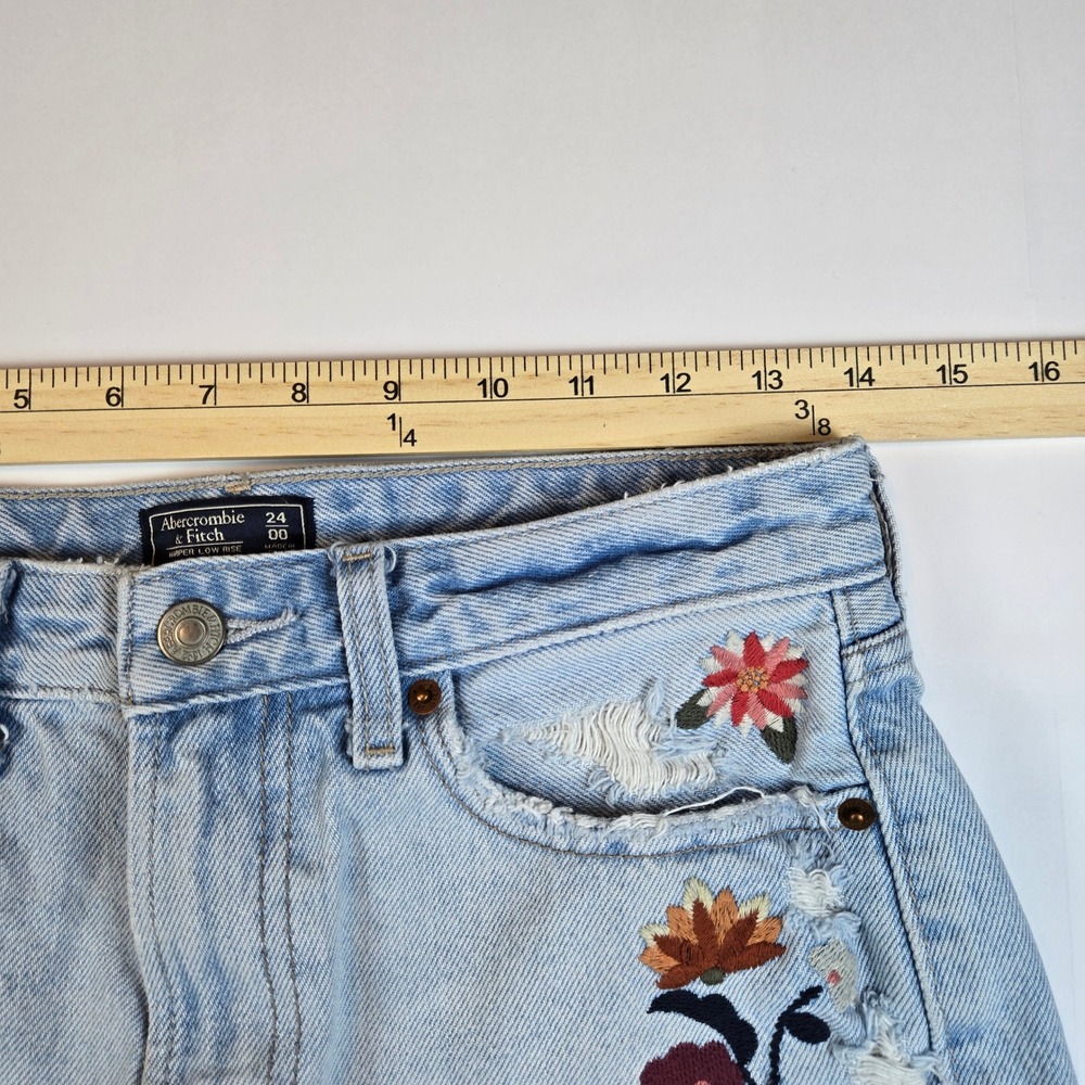 Y2K Abercrombie & Fitch Shorts Embroidered Distressed Denim Size 00/24 Boho - Picture 8 of 11